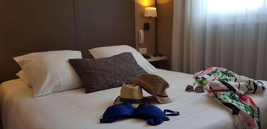 L'Hotel Bristol Caen Habitación foto