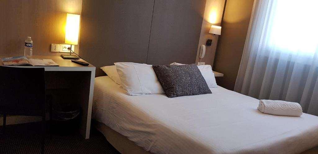 L'Hotel Bristol Caen Habitación foto
